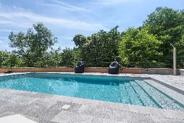 5-Bedroom Villa with Private Pool in Livade