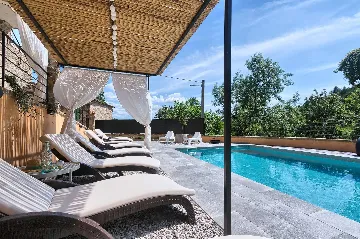 5-Bedroom Villa with Private Pool in Livade