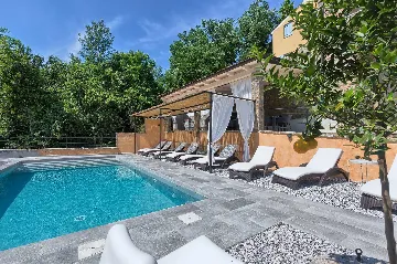 5-Bedroom Villa with Private Pool in Livade