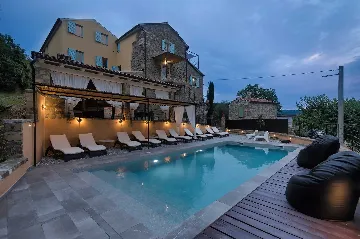 5-Bedroom Villa with Private Pool in Livade