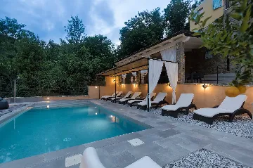 5-Bedroom Villa with Private Pool in Livade