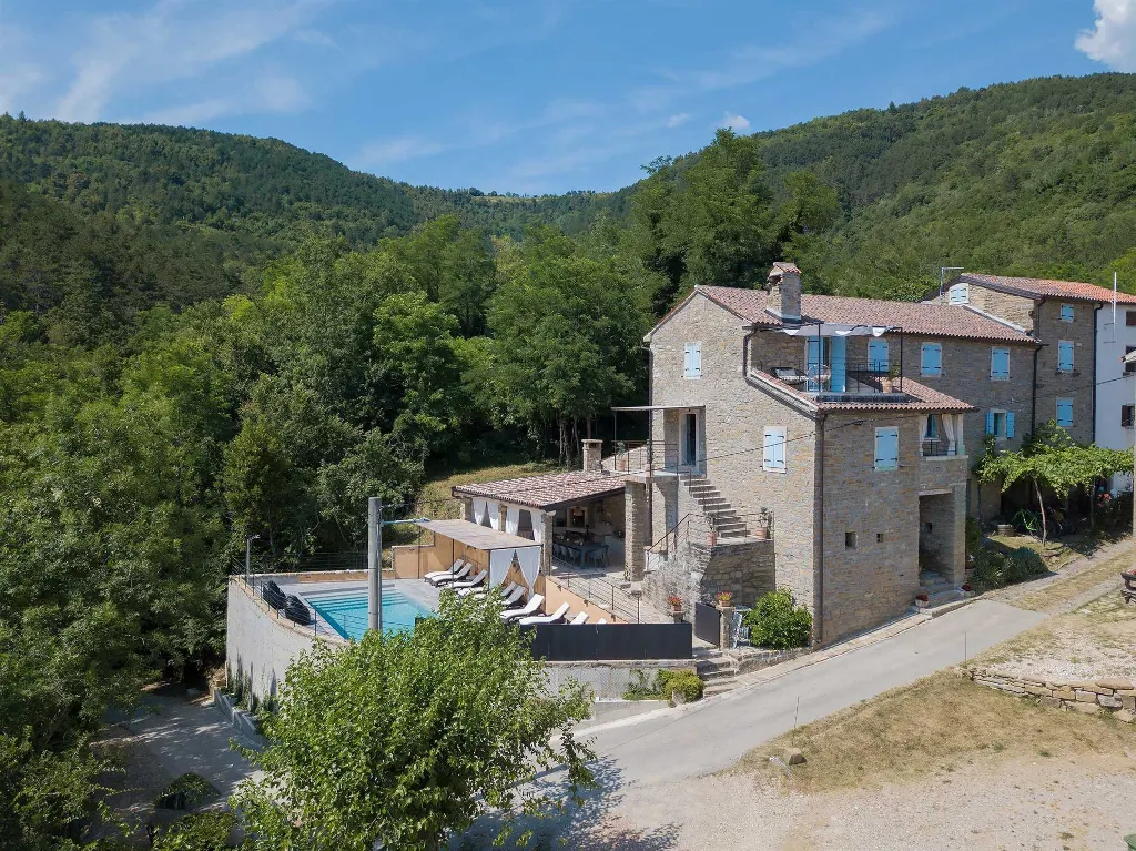 5-Bedroom Villa with Private Pool in Livade