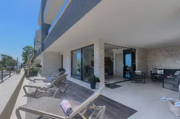 Villa with Heated Pool, Jacuzzi and 5 Bedrooms in Ičići