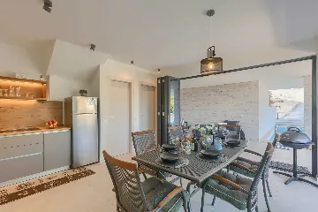 Villa with Heated Pool, Jacuzzi and 5 Bedrooms in Ičići