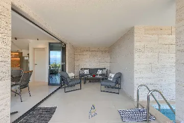 Villa with Heated Pool, Jacuzzi and 5 Bedrooms in Ičići