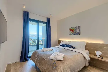 Villa with Heated Pool, Jacuzzi and 5 Bedrooms in Ičići