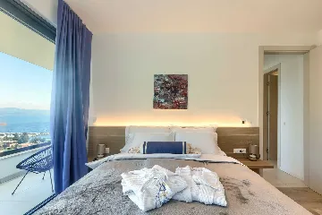 Villa with Heated Pool, Jacuzzi and 5 Bedrooms in Ičići