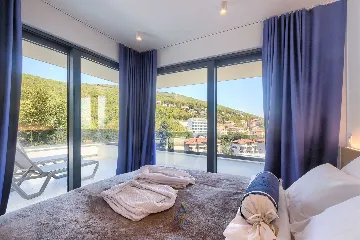 Villa with Heated Pool, Jacuzzi and 5 Bedrooms in Ičići