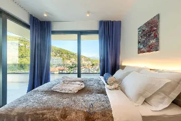 Villa with Heated Pool, Jacuzzi and 5 Bedrooms in Ičići