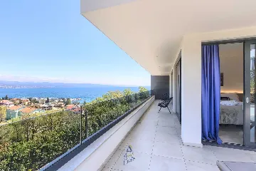 Villa with Heated Pool, Jacuzzi and 5 Bedrooms in Ičići