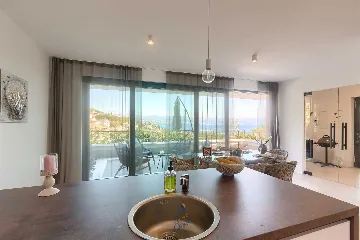 Villa with Heated Pool, Jacuzzi and 5 Bedrooms in Ičići