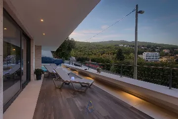 Villa with Heated Pool, Jacuzzi and 5 Bedrooms in Ičići