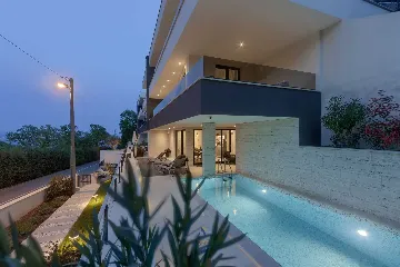 Villa with Heated Pool, Jacuzzi and 5 Bedrooms in Ičići