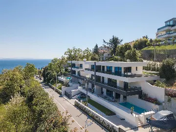 Villa with Heated Pool, Jacuzzi and 5 Bedrooms in Ičići