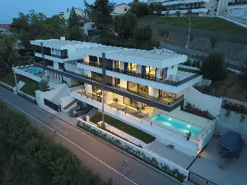 Villa with Heated Pool, Jacuzzi and 5 Bedrooms in Ičići