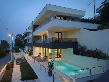 Villa with Heated Pool, Jacuzzi and 5 Bedrooms in Ičići