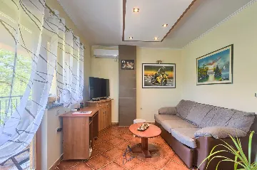 2-Bedroom Villa with Pool in Gologorički Dol