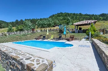 2-Bedroom Villa with Pool in Gologorički Dol
