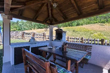 2-Bedroom Villa with Pool in Gologorički Dol