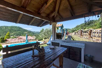 2-Bedroom Villa with Pool in Gologorički Dol