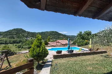 2-Bedroom Villa with Pool in Gologorički Dol