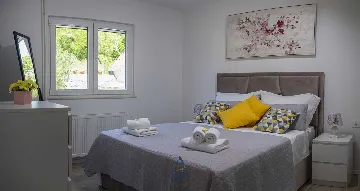 5-Bedroom Villa for 10 in Zaton, Croatia