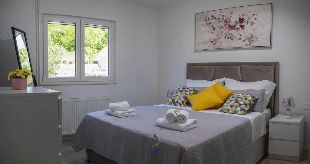 5-Bedroom Villa for 10 in Zaton, Croatia