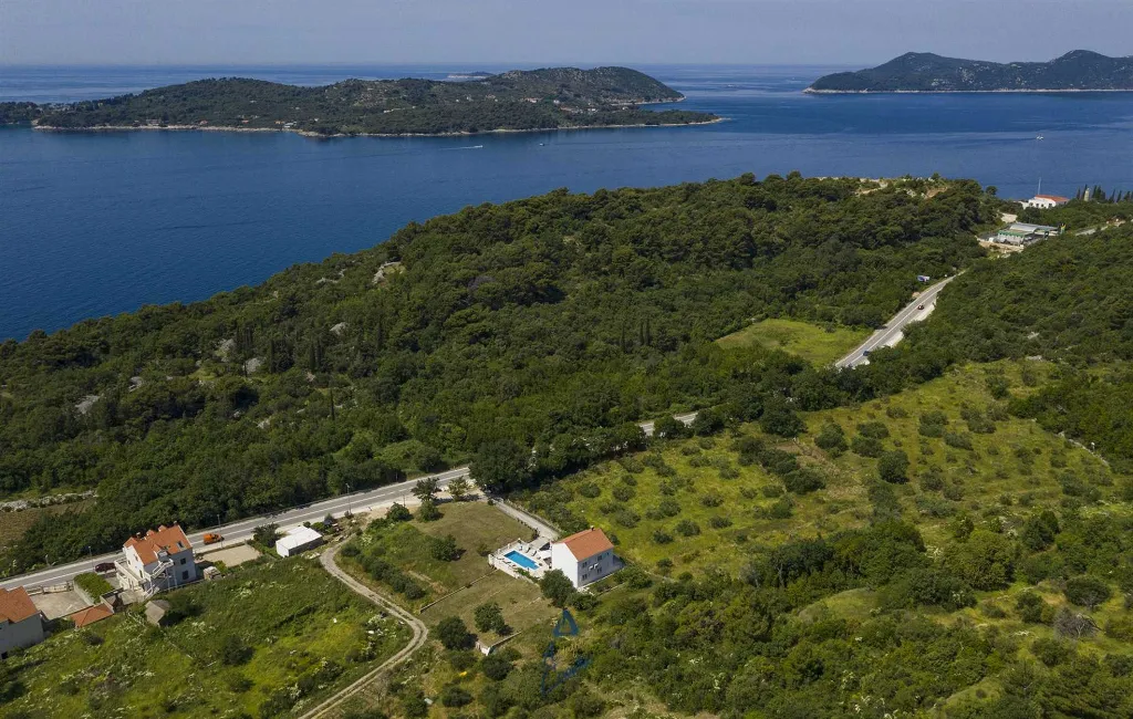 5-Bedroom Villa for 10 in Zaton, Croatia