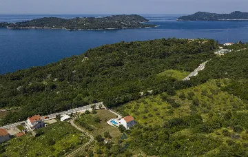 5-Bedroom Villa for 10 in Zaton, Croatia