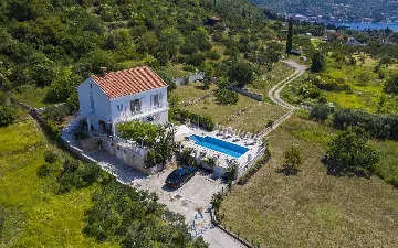 5-Bedroom Villa for 10 in Zaton, Croatia