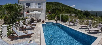 5-Bedroom Villa for 10 in Zaton, Croatia