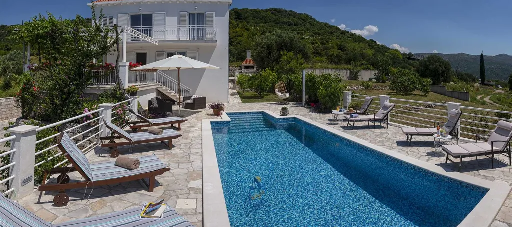 5-Bedroom Villa for 10 in Zaton, Croatia