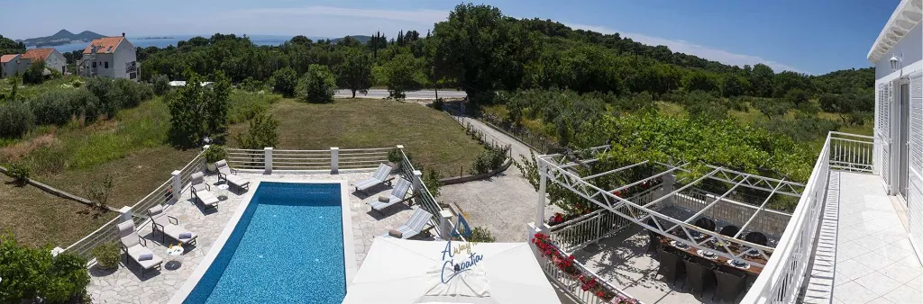 5-Bedroom Villa for 10 in Zaton, Croatia
