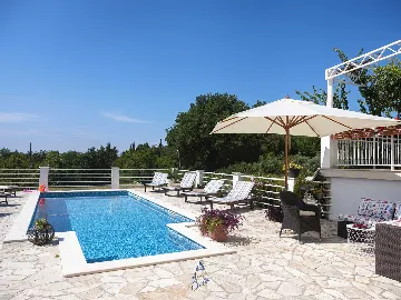 5-Bedroom Villa for 10 in Zaton, Croatia