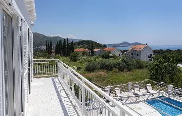 5-Bedroom Villa for 10 in Zaton, Croatia