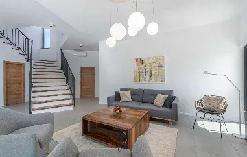 4-Bedroom Villa with Private Pool in Vabriga