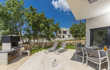 4-Bedroom Villa with Private Pool in Vabriga