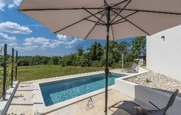 4-Bedroom Villa with Private Pool in Vabriga