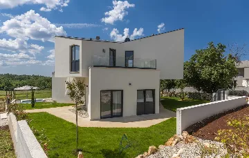 4-Bedroom Villa with Private Pool in Vabriga