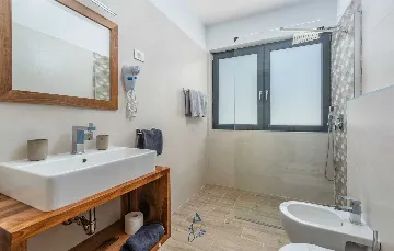 4-Bedroom Villa with Private Pool in Vabriga