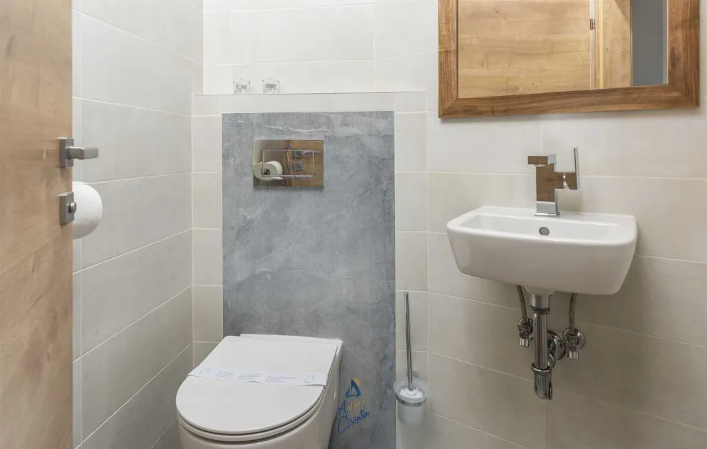 4-Bedroom Villa with Private Pool in Vabriga