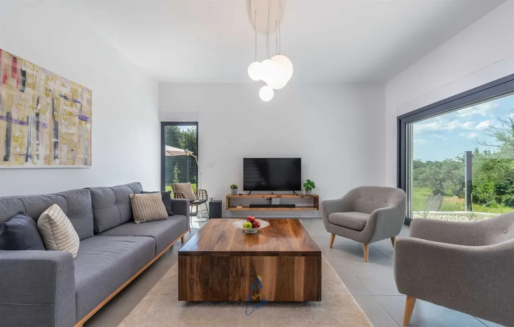 4-Bedroom Villa with Private Pool in Vabriga