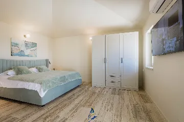 4-Bedroom Villa in Višnjan for Up to 10 Guests