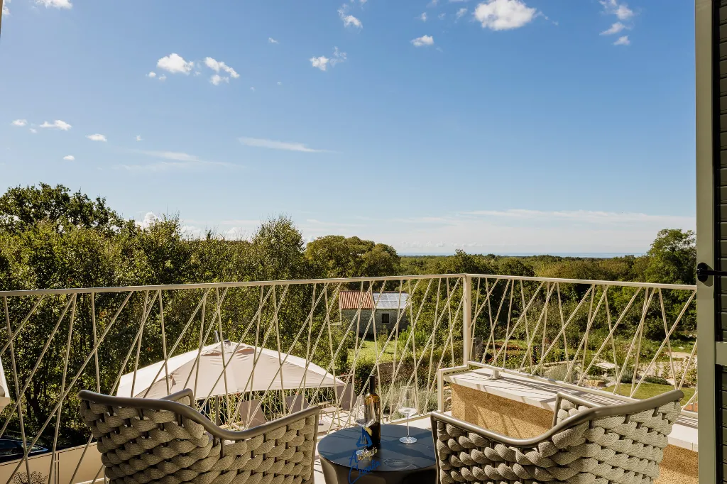 4-Bedroom Villa in Višnjan for Up to 10 Guests