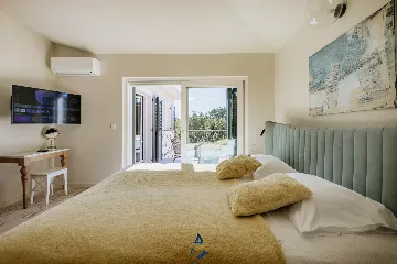 4-Bedroom Villa in Višnjan for Up to 10 Guests