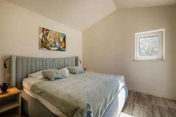 4-Bedroom Villa in Višnjan for Up to 10 Guests