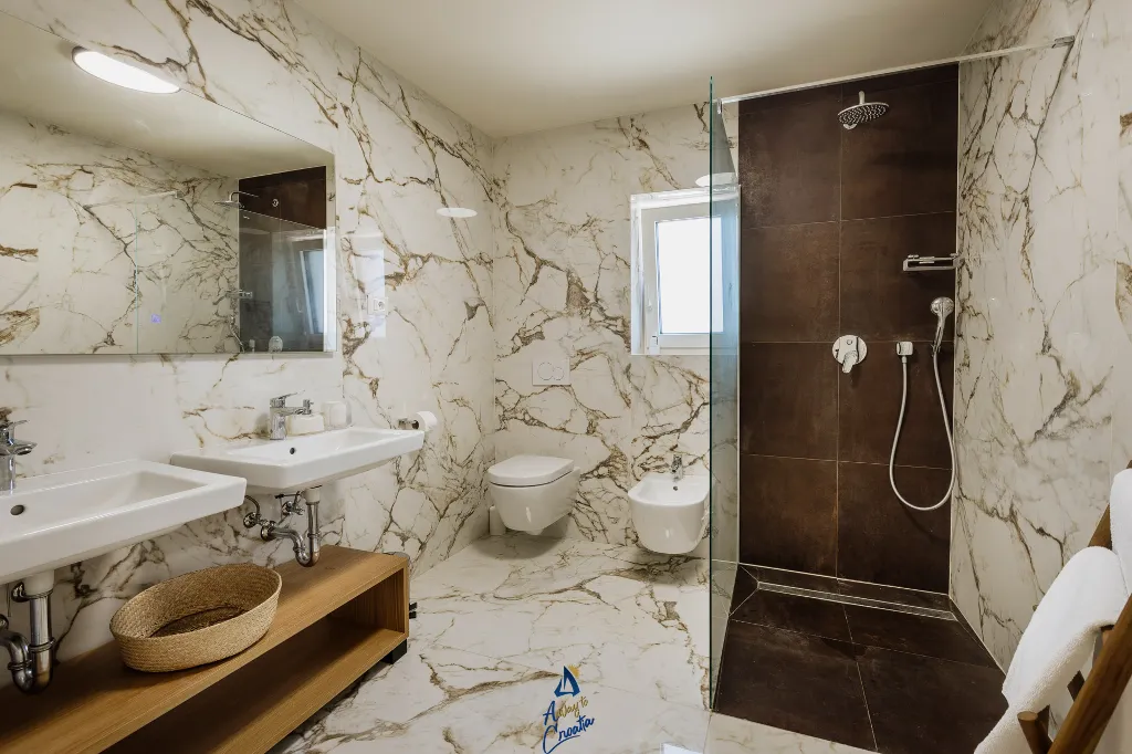 4-Bedroom Villa in Višnjan for Up to 10 Guests