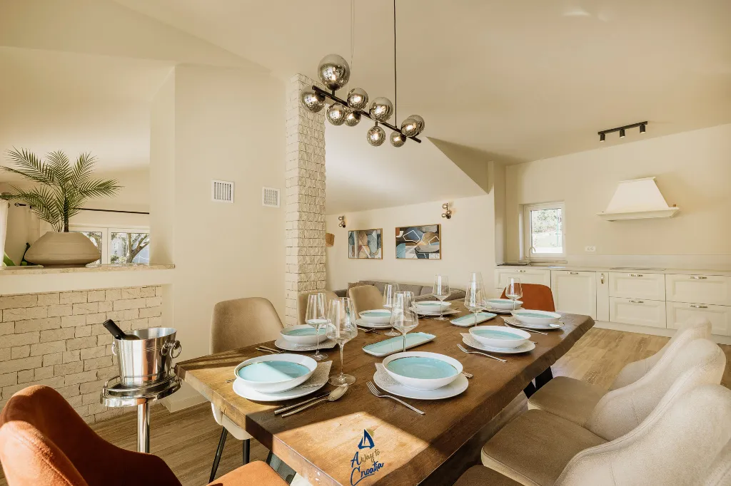 4-Bedroom Villa in Višnjan for Up to 10 Guests