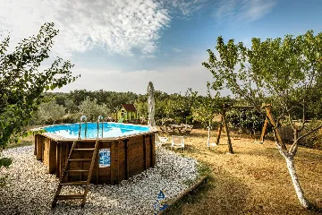 2-Bedroom Villa in Umag with Saltwater Pool