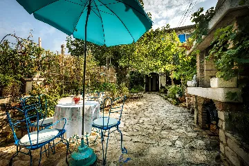 2-Bedroom Villa in Umag with Saltwater Pool